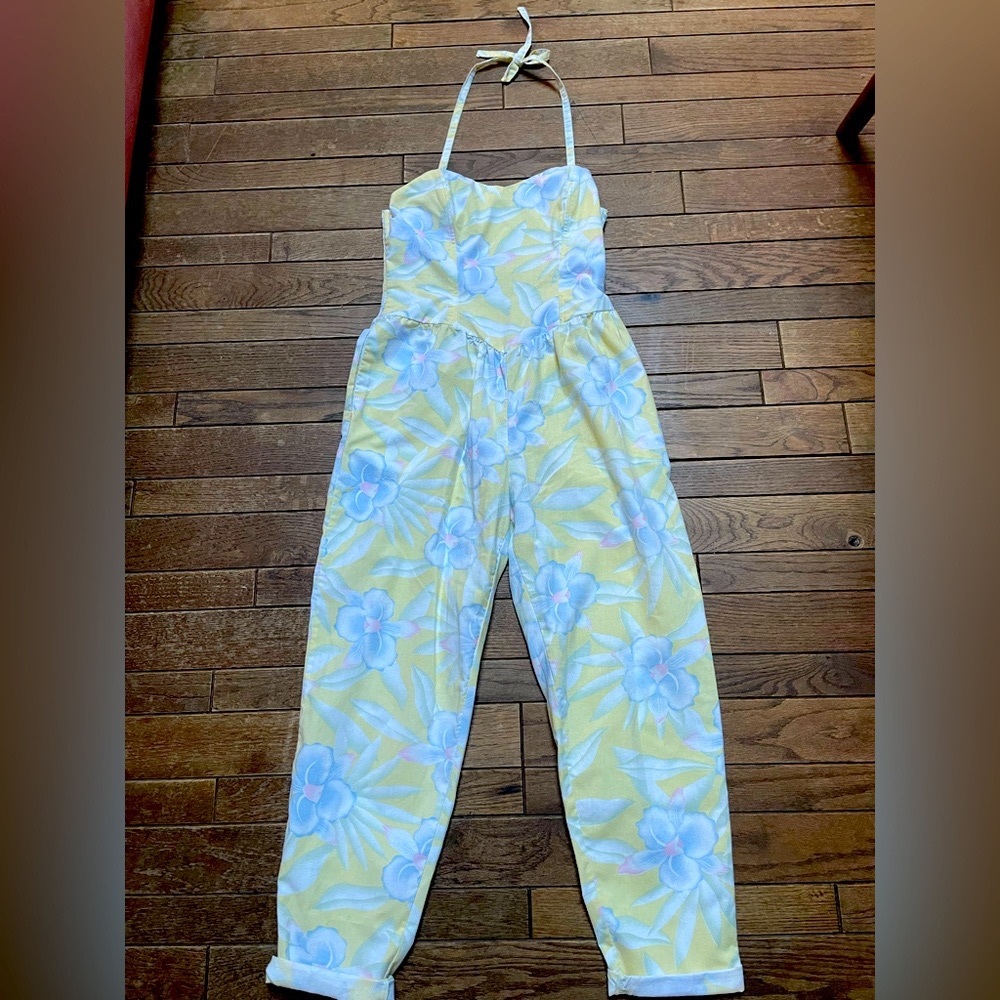Stunning Vintage Floral Jumpsuit!